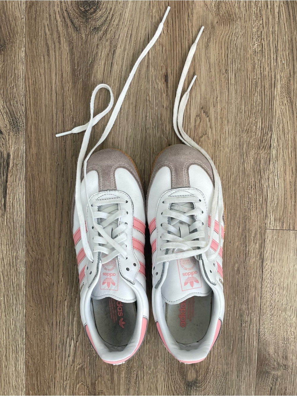 Women Size 6 adidas Samba OG
White Light Pink Gum Shoes 4.5Y - Picture 2 of 9